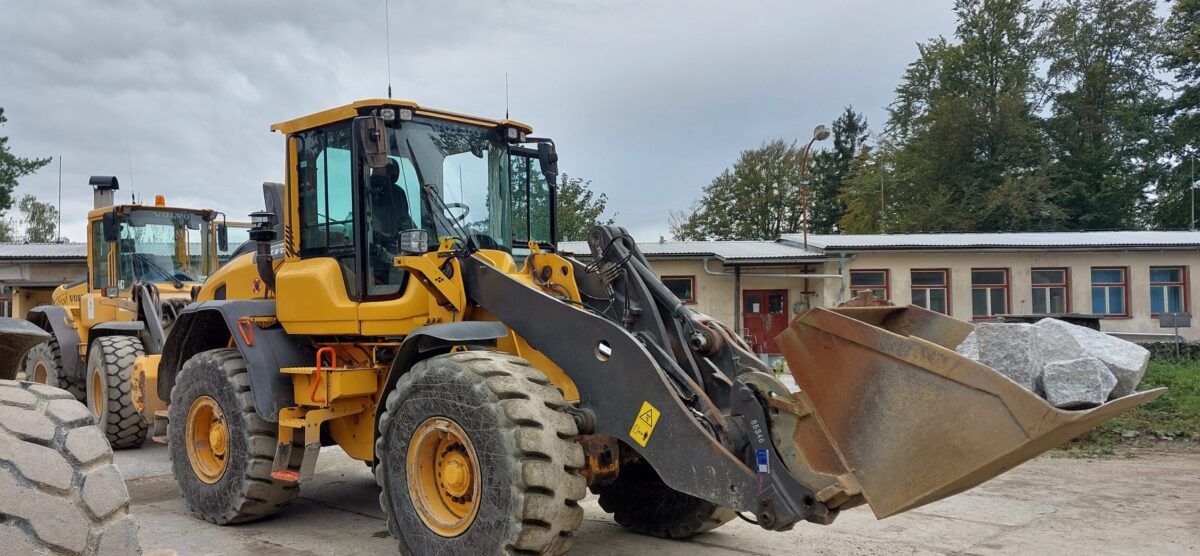 VOLVO L90H a vážení kamene